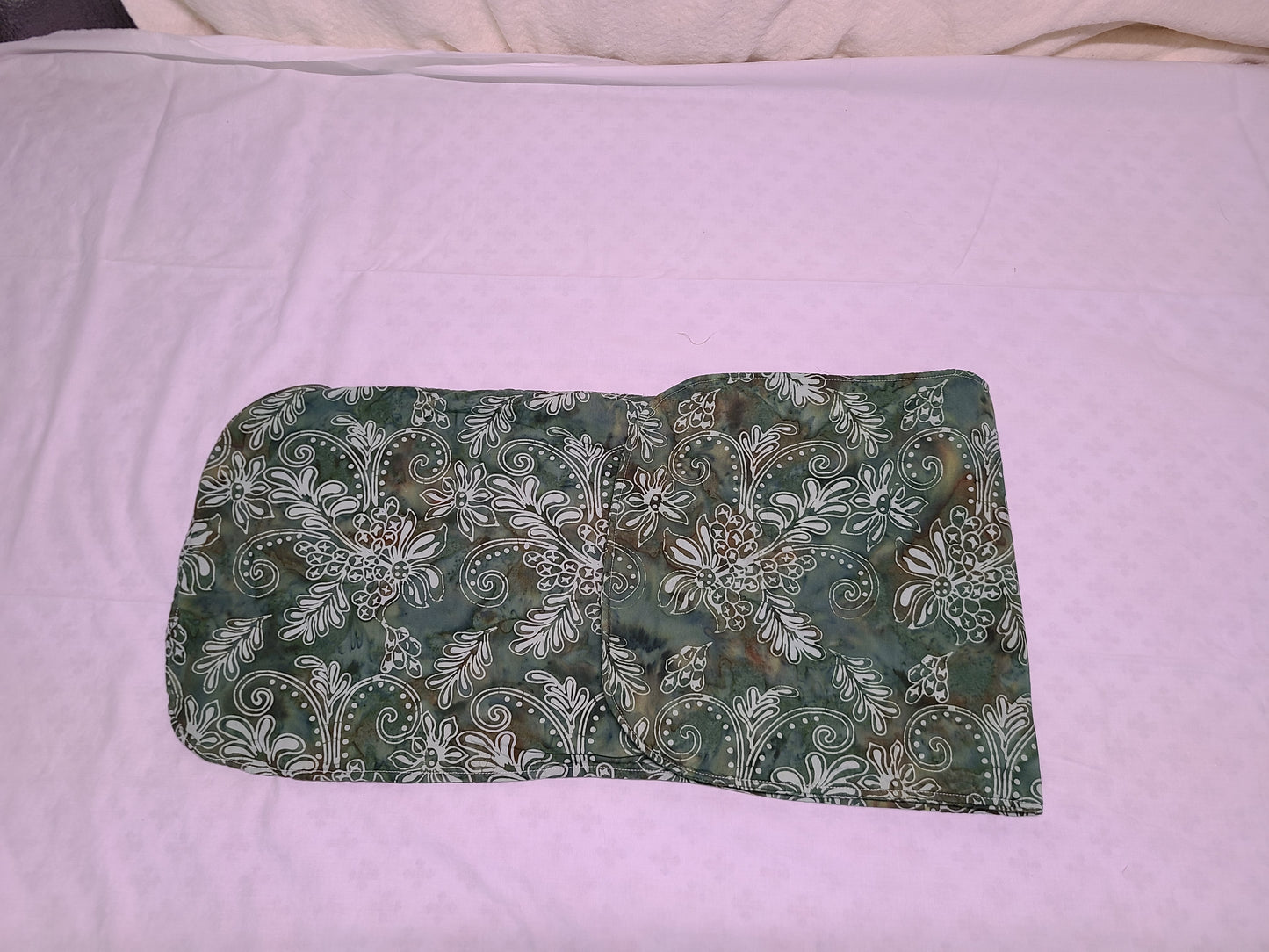 Table Runner green Batik