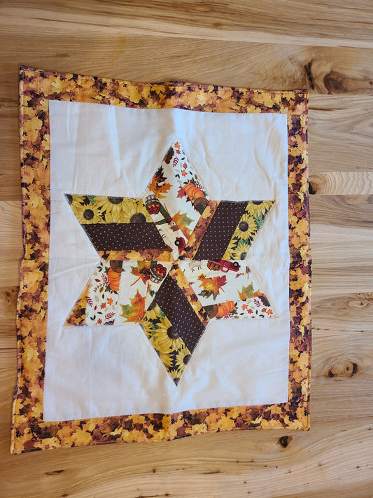 Quilted fall table mat