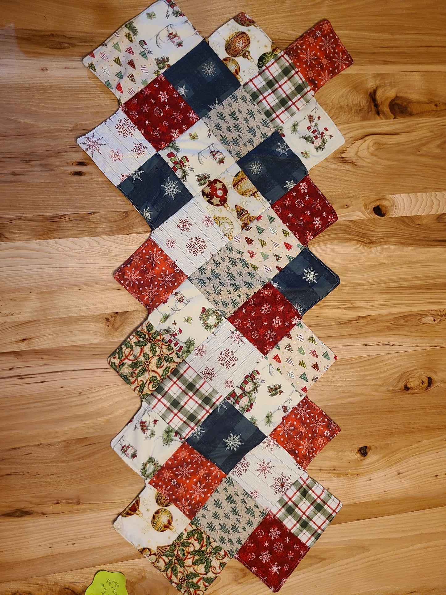 Christmas Table Runner    41.5 " x 16.5"