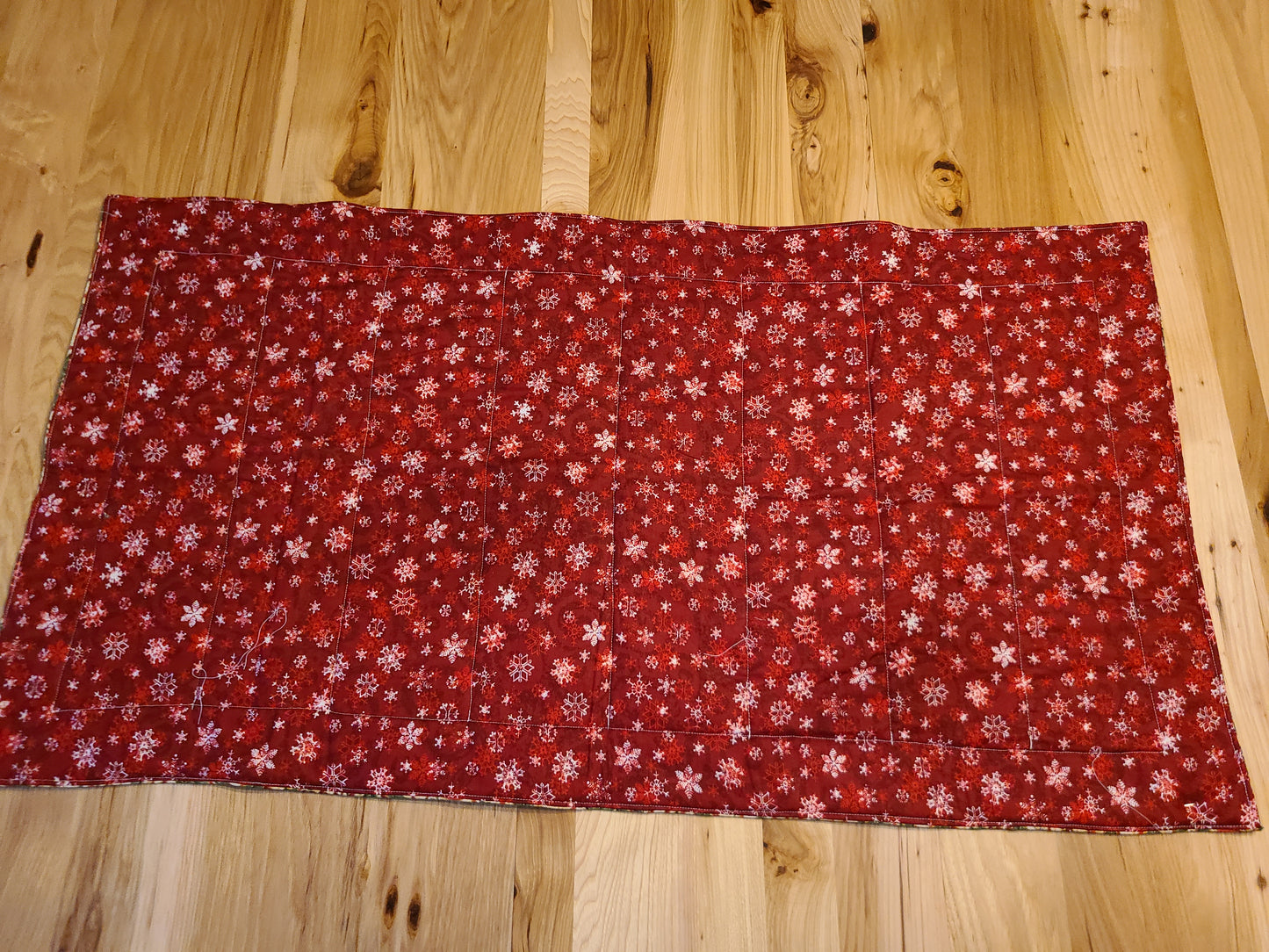 Christmas Table Runner    36" x 19.5"