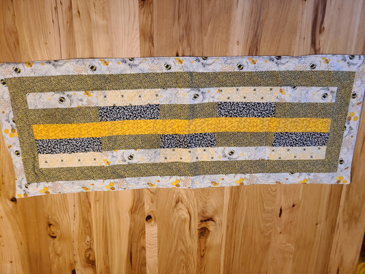 Bee's Table Runner