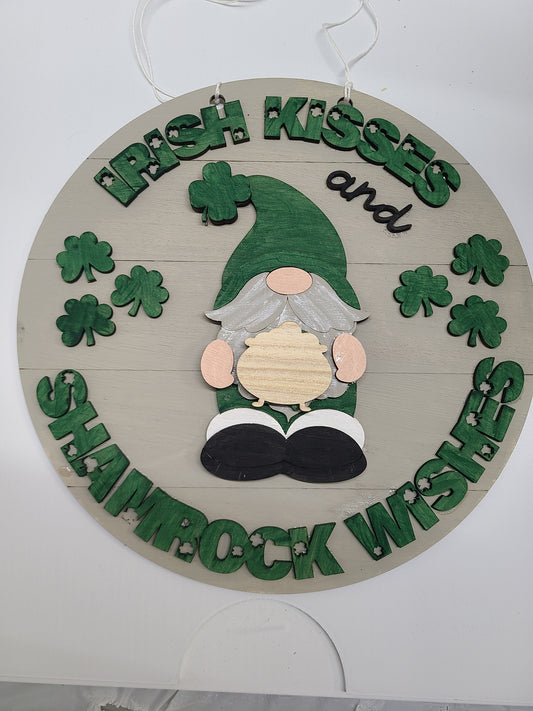 Irish Kisses Wood Decor