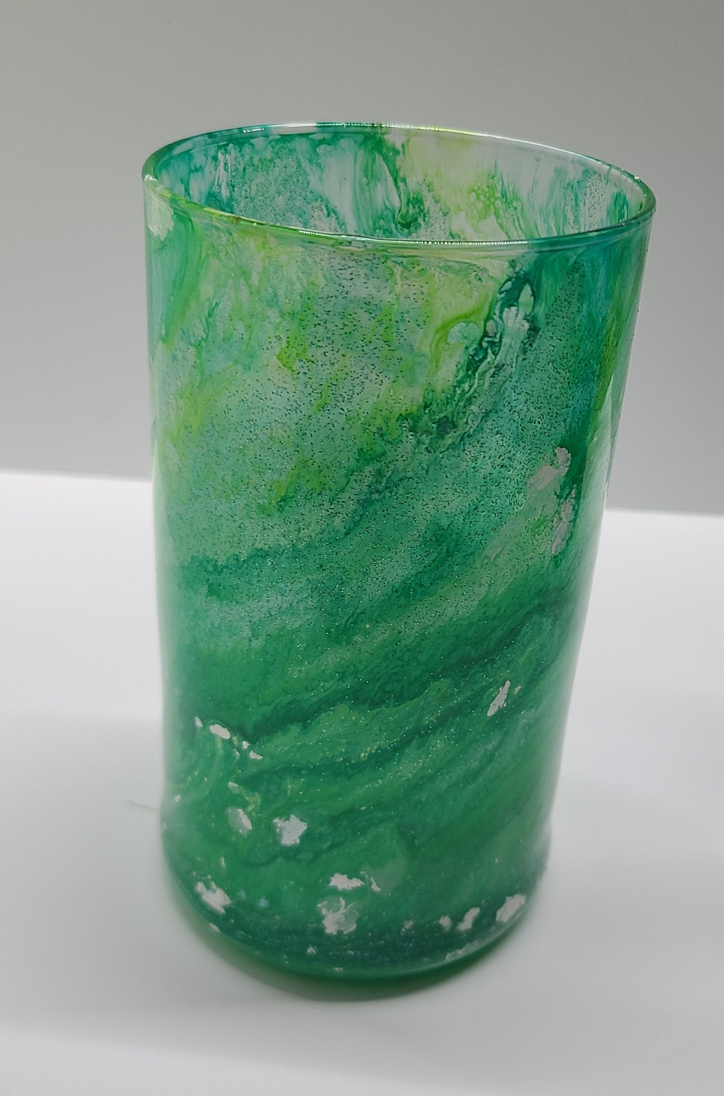 Vase Green tie dye