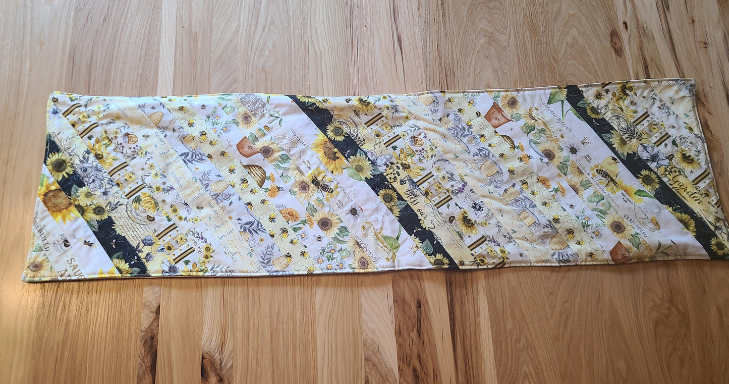 Table Runner Spring Sunflower Bee 43 x 12.25