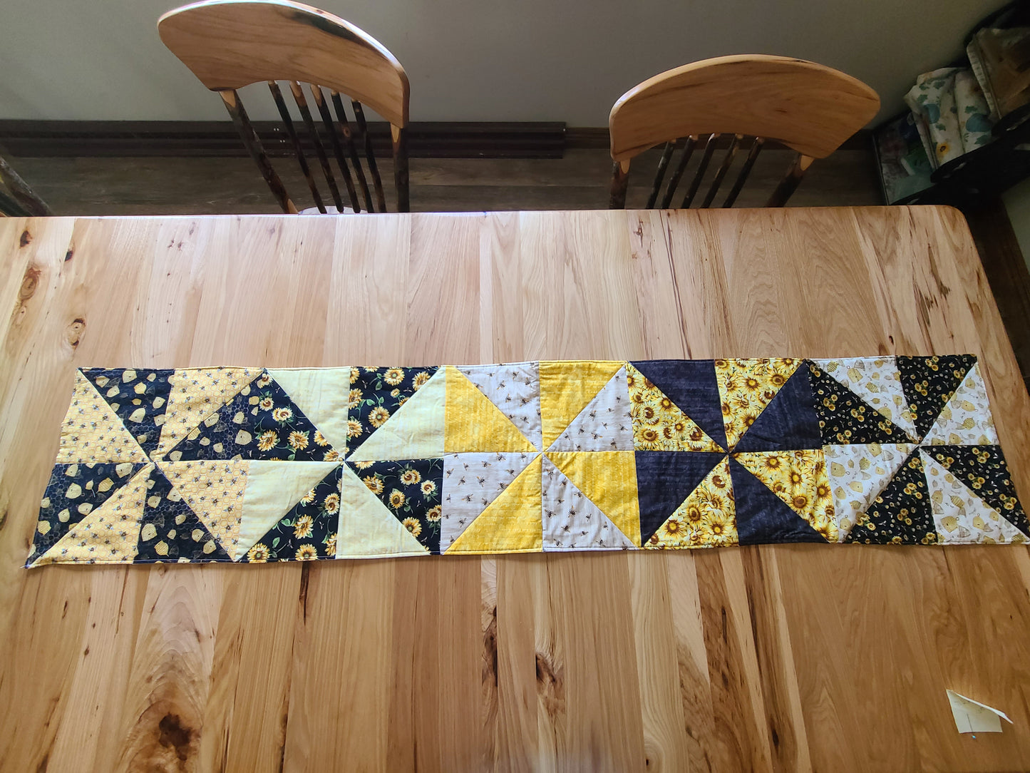 Sunflower Honeybee Table Runner 71.5x14 Windmill