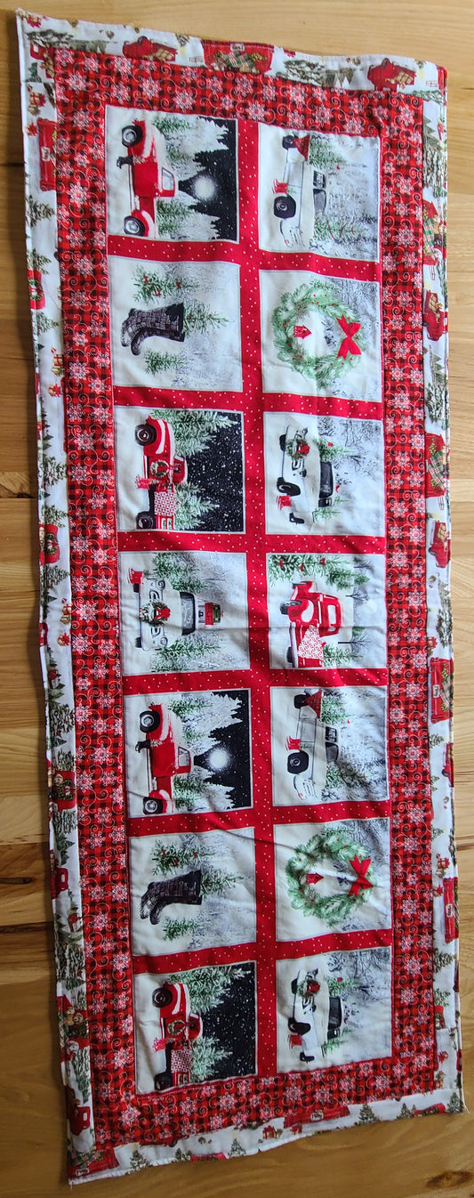 Christmas table runner 46.5 x 17.25