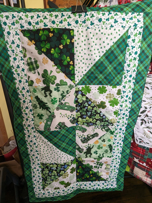 St Patrick's Table Runner 36.25x22