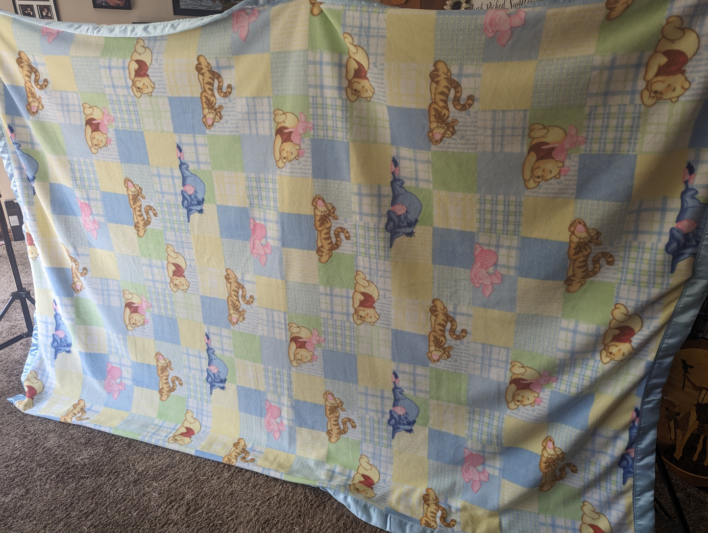 Winnie the Poo Fuzzy Blanket